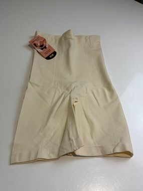 Shapermint Essentials High Waisted Shaper Short in Cream NWT